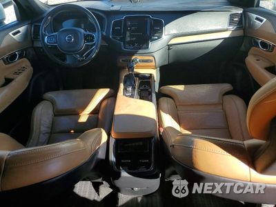 Zdjęcie 8 z 13 samochodu: 2016 VOLVO XC90 T6 VIN:YV4A22PL5G1039727 - miniatura