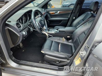 Zdjęcie 7 z 12 samochodu: 2012 MERCEDES-BENZ C 250 VIN:WDDGF4HB5CR217981 - miniatura