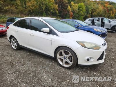 Czwarte zdjęcie samochodu z boku: 2013 FORD FOCUS TITANIUM VIN:1FADP3J20DL259936 - miniatura