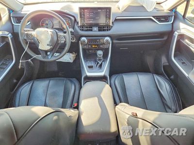 Zdjęcie 8 z 13 samochodu: 2019 TOYOTA RAV4 XLE VIN:JTMP1RFV2KJ001084 - miniatura
