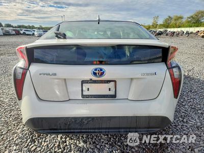 Zdjęcie 6 z 12 samochodu: 2016 TOYOTA PRIUS FOUR VIN:JTDKARFU0G3026613 - miniatura