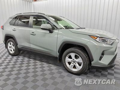 Czwarte zdjęcie samochodu z boku: 2021 TOYOTA RAV4 XLE VIN:JTMRWRFV7MD130692 - miniatura