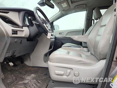 Zdjęcie 7 z 14 samochodu: 2018 TOYOTA SIENNA XLE 7-PASSENGER VIN:5TDDZ3DCXJS196802 - miniatura