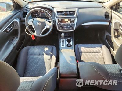 Zdjęcie 8 z 13 samochodu: 2017 NISSAN ALTIMA VIN:1N4AL3AP9HC127886 - miniatura