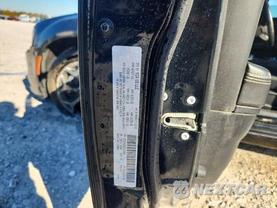 Zdjęcie 12 z 12 samochodu: 2016 CHRYSLER 300 S VIN:2C3CCAGG9GH167898 - miniatura