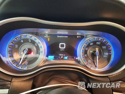 Zdjęcie 9 z 12 samochodu: 2015 CHRYSLER 300 LIMITED VIN:2C3CCAAG9FH749295 - miniatura