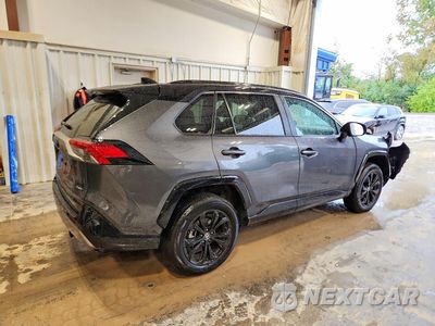 Trzecie zdjęcie samochodu z tyłu: 2025 TOYOTA RAV4 XSE VIN:2T3E6RFV7SW085221 - miniatura