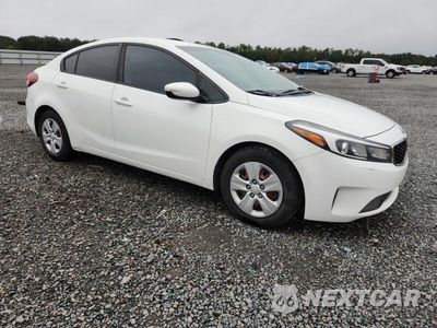 Czwarte zdjęcie samochodu z boku: 2017 KIA FORTE LX VIN:3KPFK4A71HE083013 - miniatura