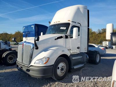 2019 KENWORTH T680 SEMI TRUCK 1XKYA48X6KJ297320 - główne zdjęcie licytacji z USA - miniatura