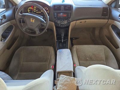 Zdjęcie 8 z 12 samochodu: 2006 HONDA ACCORD LX VIN:1HGCM56496A013438 - miniatura