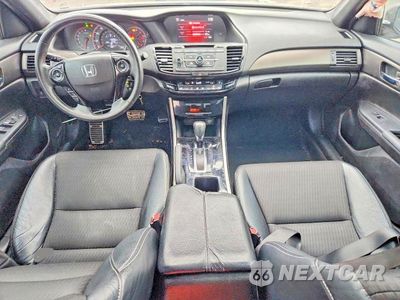 Zdjęcie 8 z 12 samochodu: 2017 HONDA ACCORD SPORT VIN:1HGCR2F5XHA141540 - miniatura