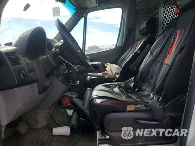Zdjęcie 7 z 13 samochodu: 2014 MERCEDES-BENZ SPRINTER 2500 VIN:WD3PE7CC1E5849914 - miniatura