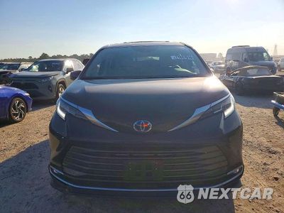Piąte zdjęcie samochodu w środku: 2024 TOYOTA SIENNA LIMITED 7-PASSENGER VIN:5TDZRKEC7RS205224 - miniatura