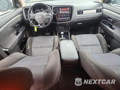 Zdjęcie 8 z 13 samochodu: 2017 MITSUBISHI OUTLANDER SE VIN:JA4AZ3A30HZ054775 - miniatura