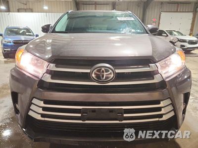 Piąte zdjęcie samochodu w środku: 2017 TOYOTA HIGHLANDER XLE VIN:5TDJZRFH8HS507250 - miniatura