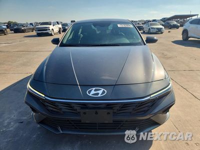 Piąte zdjęcie samochodu w środku: 2025 HYUNDAI ELANTRA SEL SPORT VIN:KMHLM4DG0SU992597 - miniatura