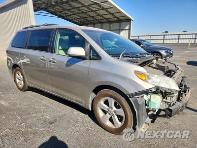 Czwarte zdjęcie samochodu z boku: 2015 TOYOTA SIENNA LE VIN:5TDKK3DC3FS647605 - miniatura