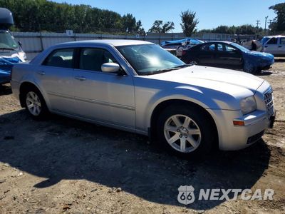 Czwarte zdjęcie samochodu z boku: 2006 CHRYSLER 300 TOURING VIN:2C3LA53G36H114079 - miniatura