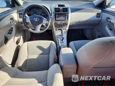 Zdjęcie 8 z 12 samochodu: 2013 TOYOTA COROLLA LE VIN:2T1BU4EE4DC955713 - miniatura