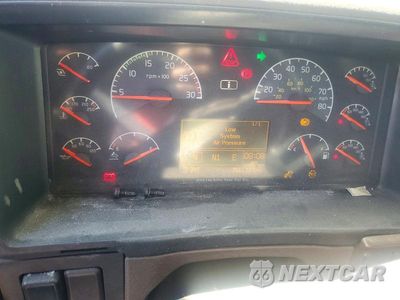 Zdjęcie 9 z 14 samochodu: 2014 VOLVO VNL SEMI TRUCK VIN:4V4NC9EH5EN148773 - miniatura
