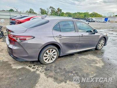 Trzecie zdjęcie samochodu z tyłu: 2023 TOYOTA CAMRY LE VIN:4T1C11AK8PU728759 - miniatura