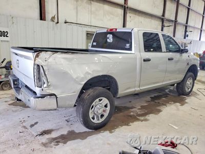 Trzecie zdjęcie samochodu z tyłu: 2018 RAM 2500 ST VIN:3C6UR5CL7JG170225 - miniatura