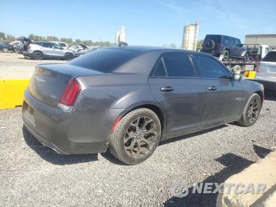 Trzecie zdjęcie samochodu z tyłu: 2019 CHRYSLER 300 S VIN:2C3CCABG0KH634013 - miniatura