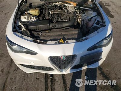 Zdjęcie 11 z 12 samochodu: 2018 ALFA ROMEO GIULIA TI Q4 VIN:ZARFAEEN4J7571952 - miniatura