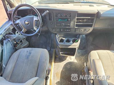 Zdjęcie 8 z 13 samochodu: 2017 CHEVROLET EXPRESS G3500 VIN:1GCZGGFF9H1190944 - miniatura