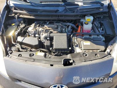 Zdjęcie 11 z 12 samochodu: 2013 TOYOTA PRIUS TWO VIN:JTDKN3DU3D5617930 - miniatura