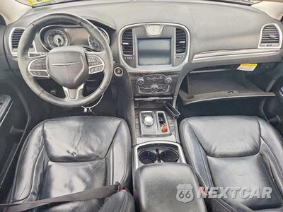 Zdjęcie 8 z 12 samochodu: 2017 CHRYSLER 300 LIMITED VIN:2C3CCAAG3HH663774 - miniatura