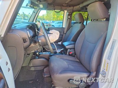 Zdjęcie 7 z 13 samochodu: 2018 JEEP WRANGLER UNLIMITED SPORT VIN:1C4BJWDG6JL836508 - miniatura