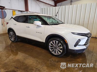 Czwarte zdjęcie samochodu z boku: 2023 CHEVROLET BLAZER PREMIER VIN:3GNKBLRS1PS113751 - miniatura