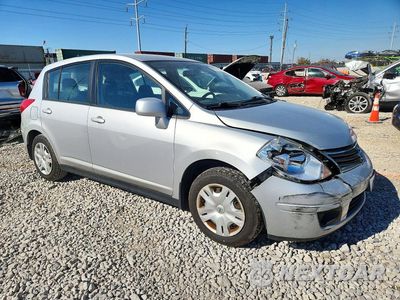 Czwarte zdjęcie samochodu z boku: 2012 NISSAN VERSA 1.8 S VIN:3N1BC1CP3CK227911 - miniatura