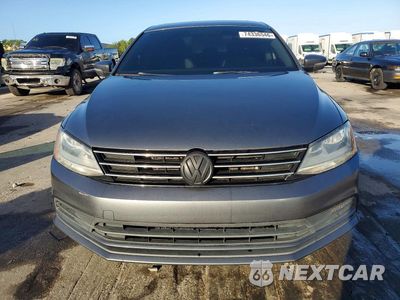 Piąte zdjęcie samochodu w środku: 2017 VOLKSWAGEN JETTA SE VIN:3VWDB7AJ5HM281522 - miniatura