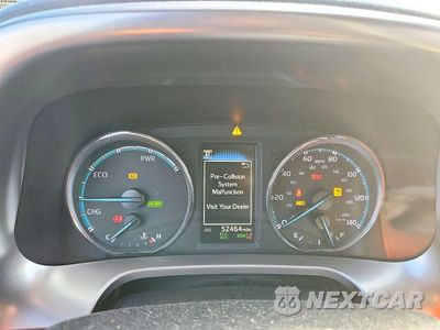 Zdjęcie 9 z 13 samochodu: 2018 TOYOTA RAV4 HV SE VIN:JTMJJREV6JD224622 - miniatura