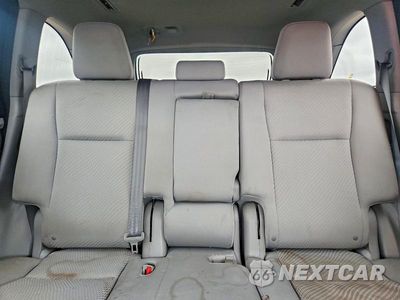 Zdjęcie 10 z 13 samochodu: 2016 TOYOTA HIGHLANDER LE VIN:5TDBKRFH3GS248156 - miniatura