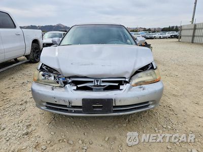 Piąte zdjęcie samochodu w środku: 2001 HONDA ACCORD EX VIN:1HGCG16511A039257 - miniatura