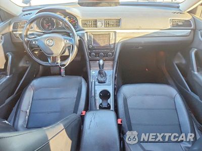 Zdjęcie 8 z 12 samochodu: 2017 VOLKSWAGEN PASSAT SE VIN:1VWGT7A34HC018788 - miniatura