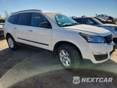 Czwarte zdjęcie samochodu z boku: 2015 CHEVROLET TRAVERSE LS VIN:1GNKVFED0FJ272745 - miniatura