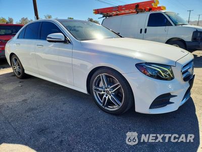 Czwarte zdjęcie samochodu z boku: 2019 MERCEDES-BENZ E 300 VIN:WDDZF4JB8KA574894 - miniatura
