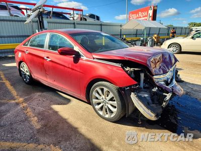 Czwarte zdjęcie samochodu z boku: 2013 HYUNDAI SONATA SE VIN:5NPEC4AC7DH688584 - miniatura
