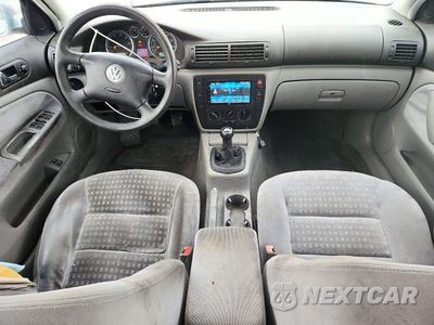 Zdjęcie 8 z 12 samochodu: 2003 VOLKSWAGEN PASSAT GL VIN:WVWND63BX3E369000 - miniatura