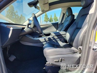 Zdjęcie 7 z 13 samochodu: 2025 TESLA MODEL Y VIN:7SAYGDED9SF320183 - miniatura
