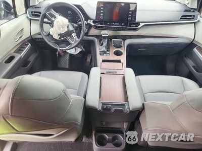 Zdjęcie 8 z 12 samochodu: 2023 TOYOTA SIENNA XLE VIN:5TDJRKEC1PS178693 - miniatura