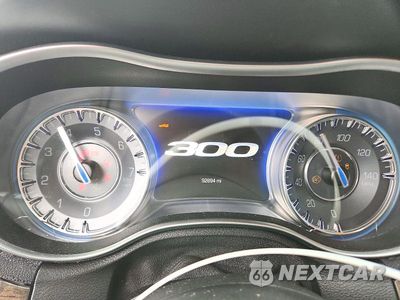 Zdjęcie 9 z 13 samochodu: 2015 CHRYSLER 300C VIN:2C3CCAKG3FH923439 - miniatura