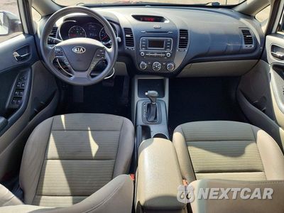 Zdjęcie 8 z 12 samochodu: 2014 KIA FORTE LX VIN:KNAFX4A68E5212605 - miniatura