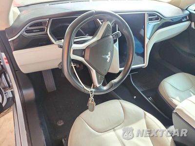 Zdjęcie 8 z 12 samochodu: 2014 TESLA MODEL S VIN:5YJSA1H1XEFP28586 - miniatura