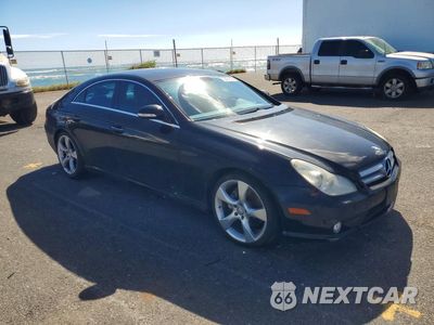 Czwarte zdjęcie samochodu z boku: 2008 MERCEDES-BENZ CLS 550 VIN:WDDDJ72X28A121495 - miniatura