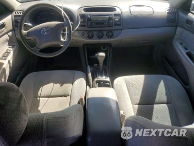 Zdjęcie 8 z 12 samochodu: 2004 TOYOTA CAMRY LE VIN:4T1BE32K24U266768 - miniatura